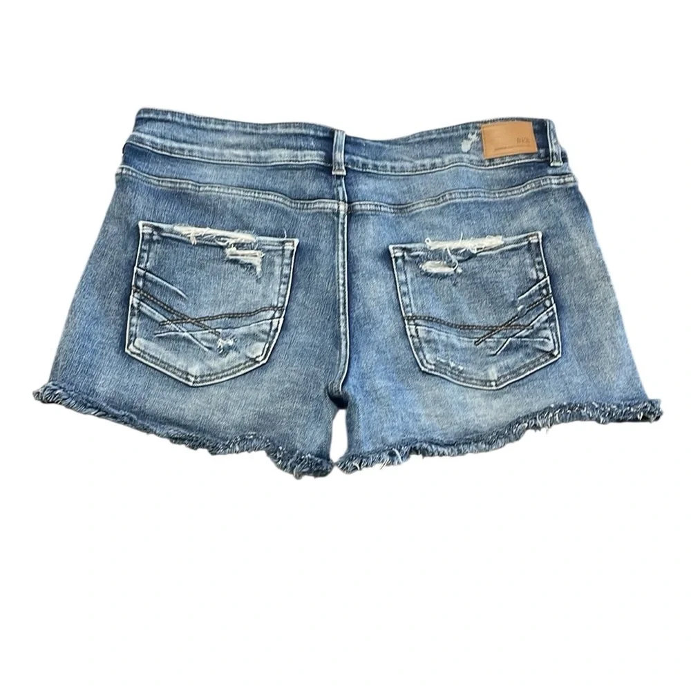 Buckle BKE Denim Jean Shorts Women's Size 36 x 3" Stretch Distressed Fray Hem - Picture 2 of 11